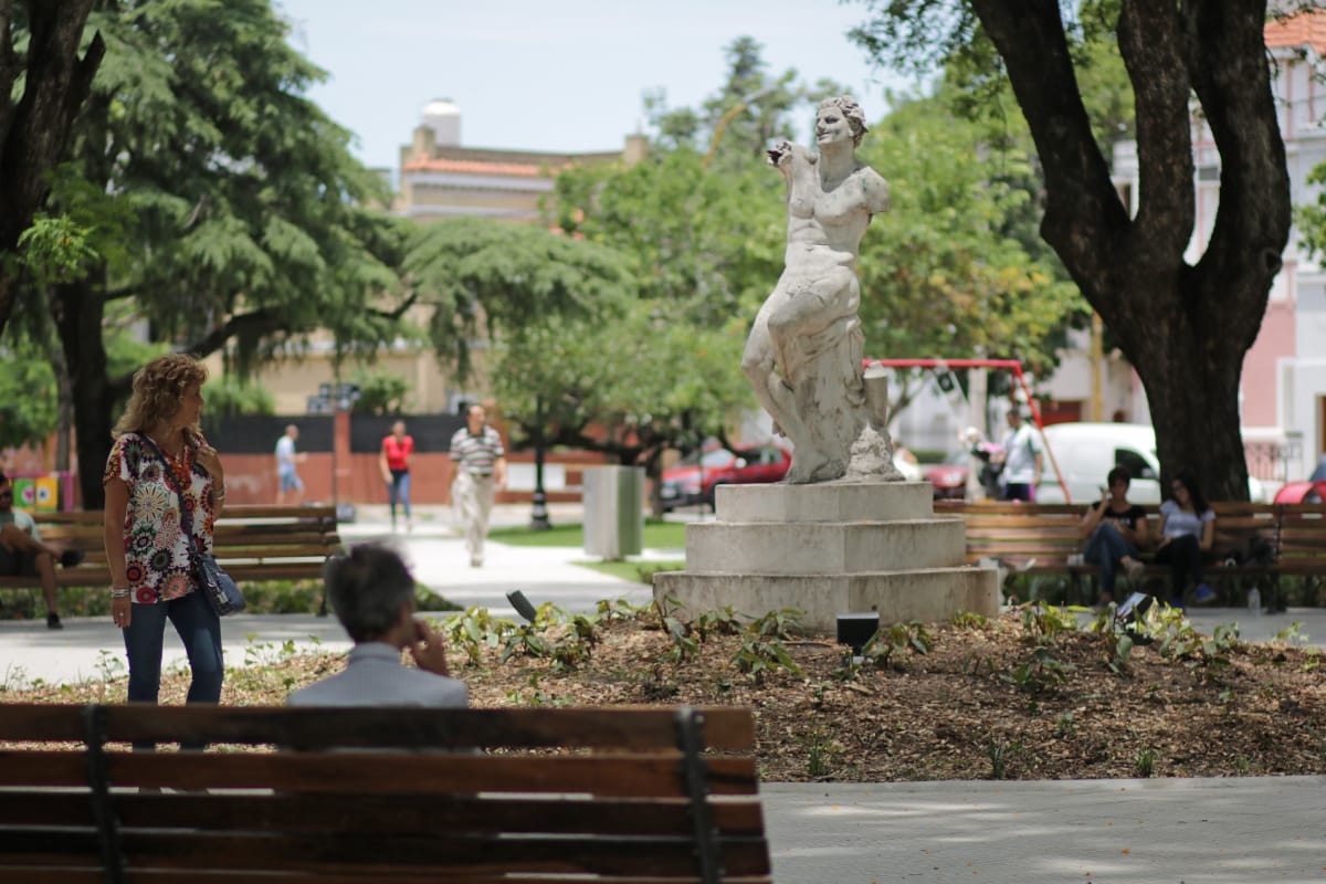 La plaza Pueyrredón luce renovada
