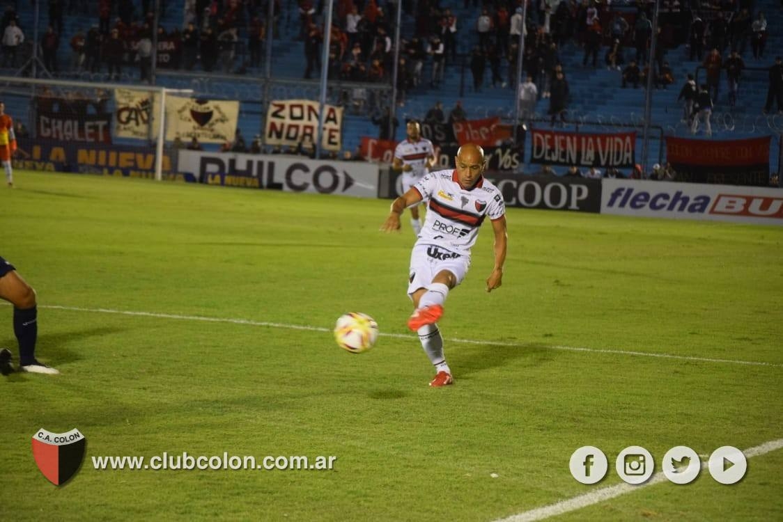Clemente Rodríguez ante Acassuso ¿Su último partido en Colón? Clemente Rodríguez ante Acassuso ¿Su último partido en Colón?