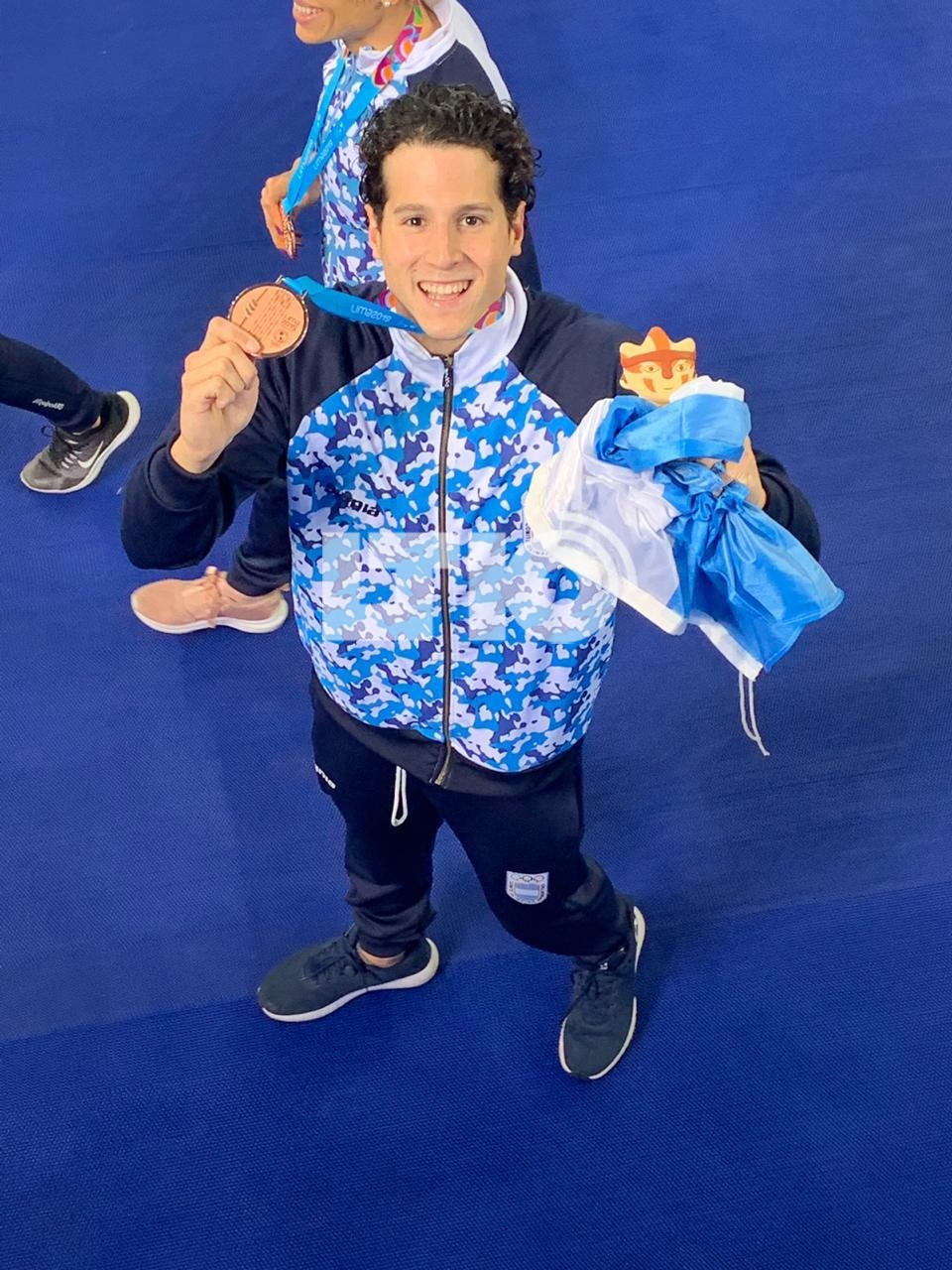La felicidad de Santiago Grassi, que terminó cuarto en 100 metros mariposa, clasificó a Tokio y se llevó la de bronce en 4x100.